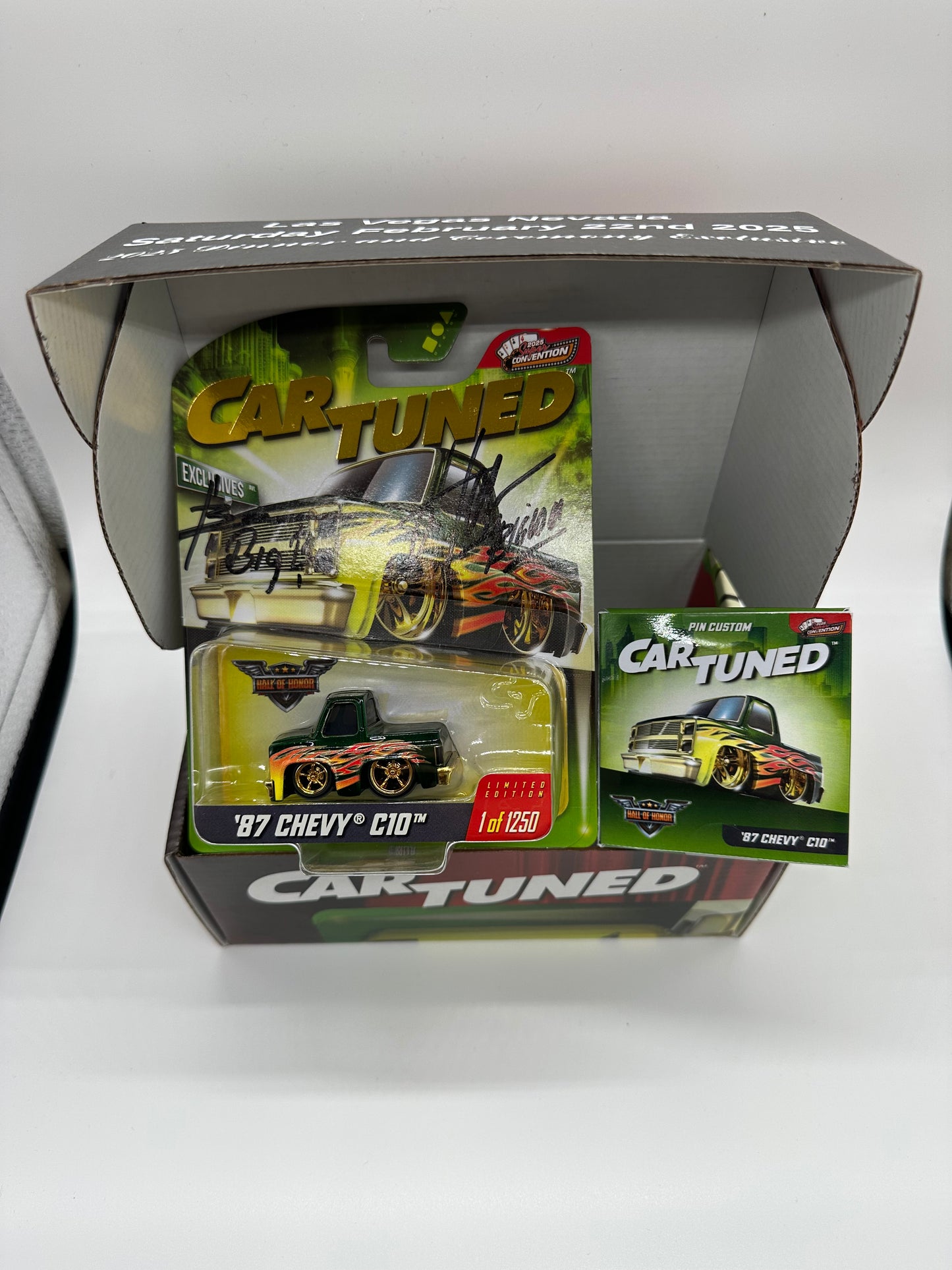 Car Tuned 2025 Las Vegas SuperCon Hall Of Honor Dinner Car Box Set Chevy C10 Signed + Poster's
