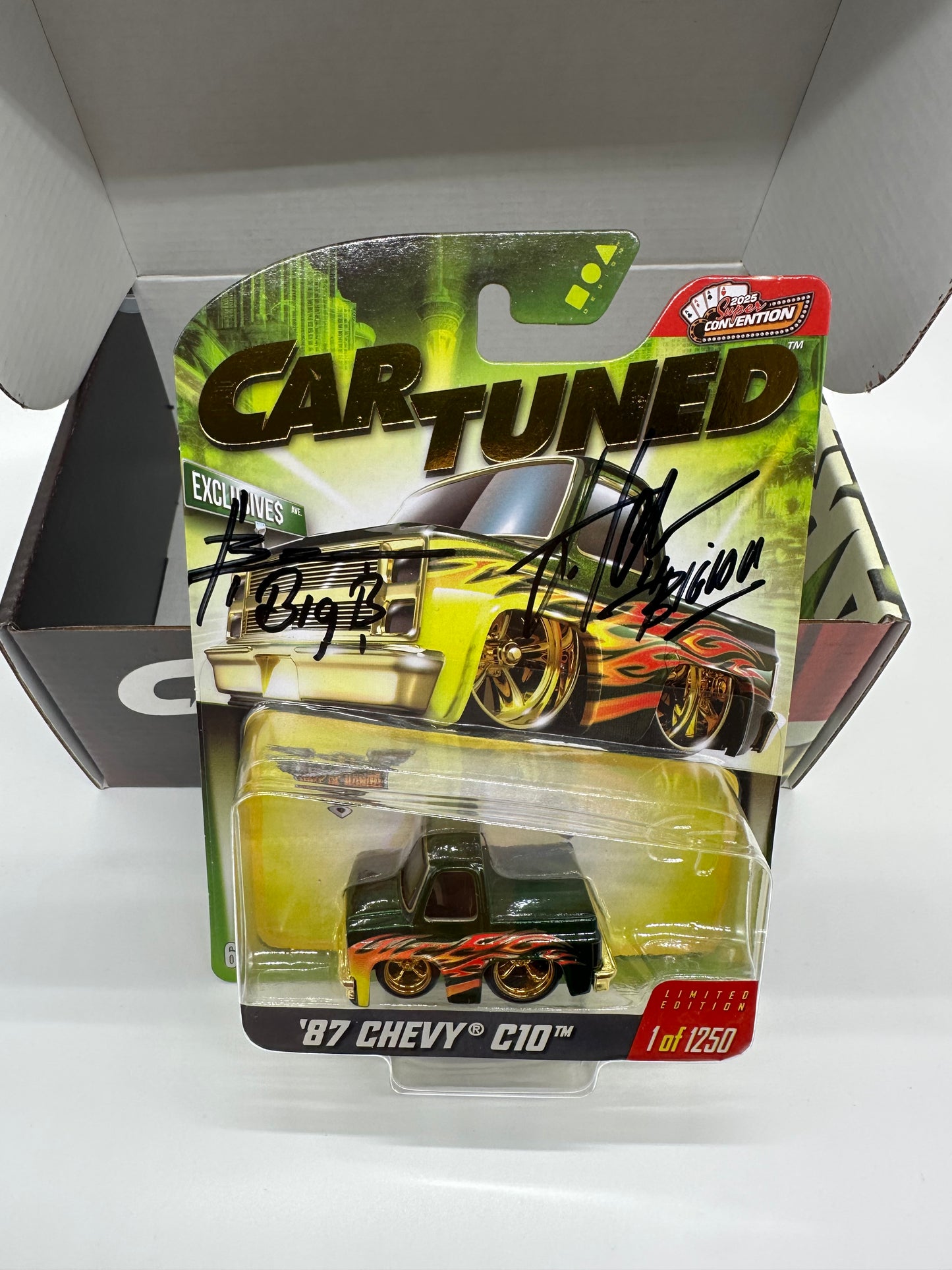 Car Tuned 2025 Las Vegas SuperCon Hall Of Honor Dinner Car Box Set Chevy C10 Signed + Poster's