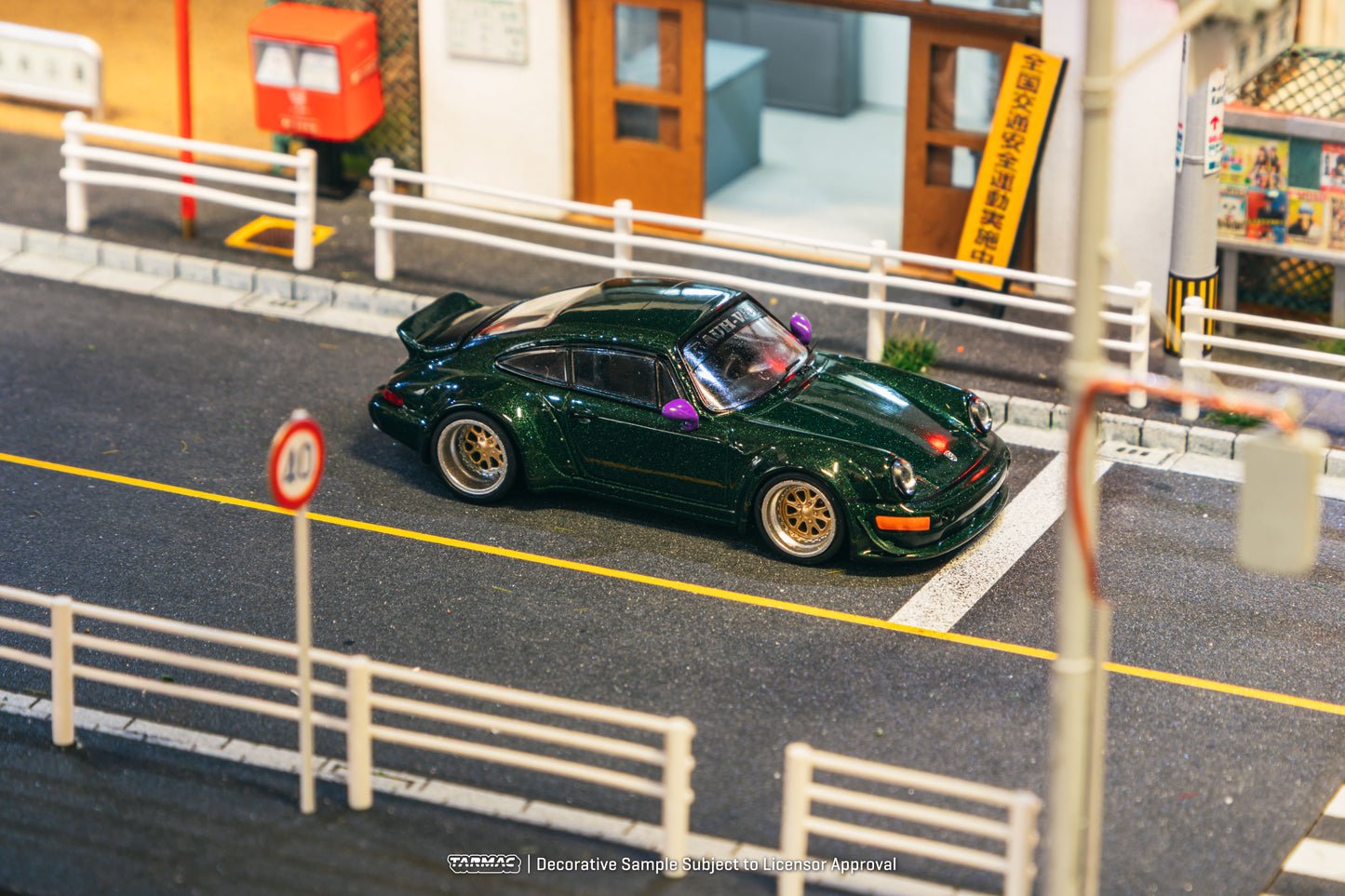 **PRE ORDER** Tarmac Works Porsche RWB 964 - Green