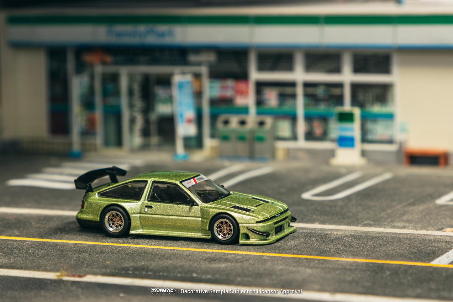 **PRE ORDER** Tarmac Works Toyota Sprinter Trueno AE86 Widebody - Green