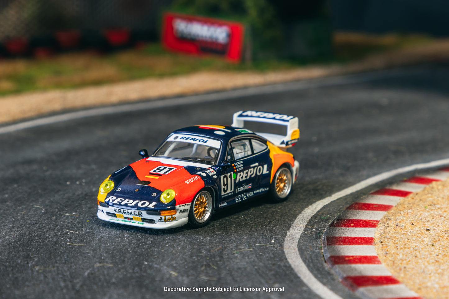 **PRE ORDER** Tarmac Works Porsche 911 GT2
