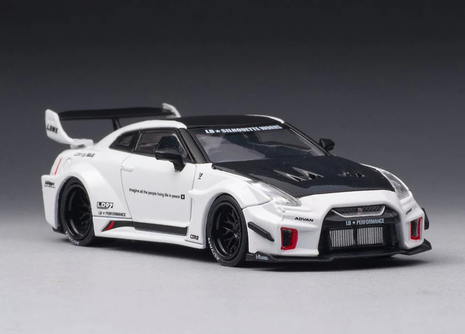 CM Model Nissan R35 GTR - LB Silhouette Works White and Black Carbon