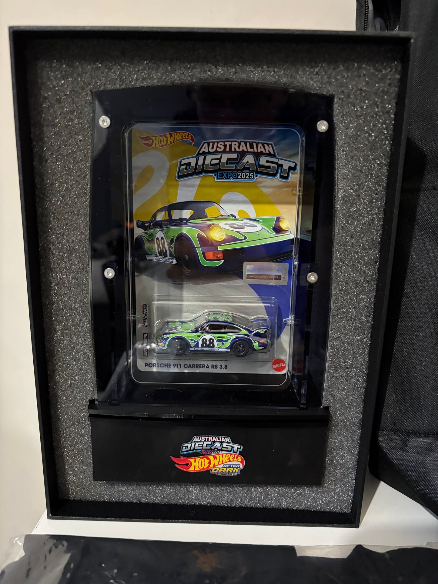 2025 Australian Diecast Expo Hot Wheels After Dark Dinner Set - Porsche 911 Carrera