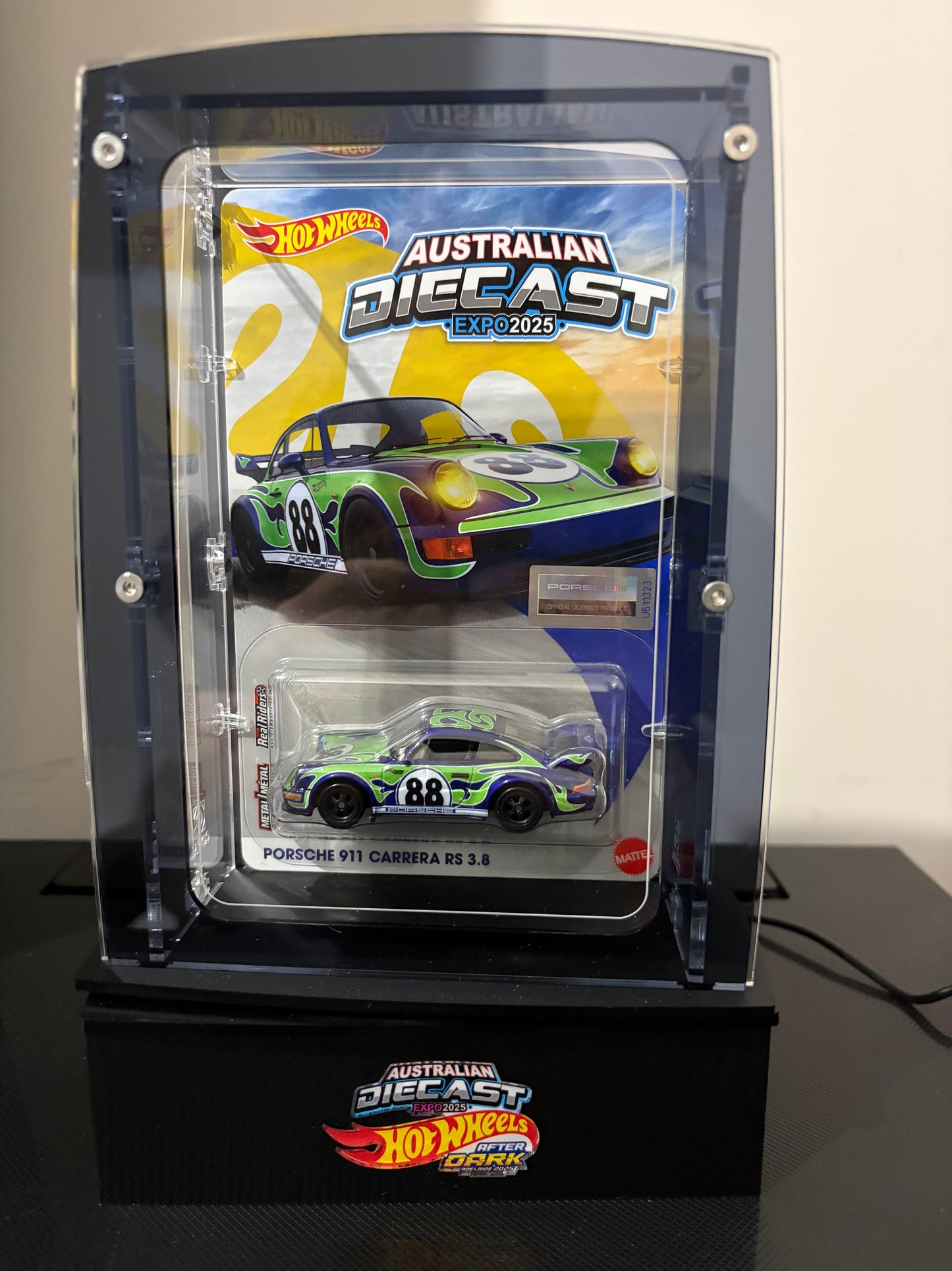 2025 Australian Diecast Expo Hot Wheels After Dark Dinner Set - Porsche 911 Carrera