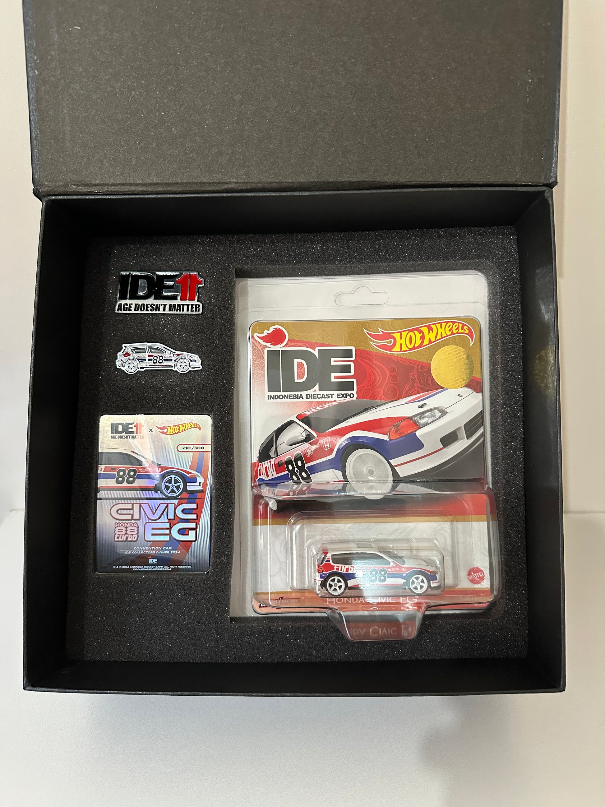2024 Hot Wheels Malaysia / Singapore / Indonesia Expo Dinner Car 2024 Hot Wheels Malaysia / Singapore / Indonesia Expo Dinner Car