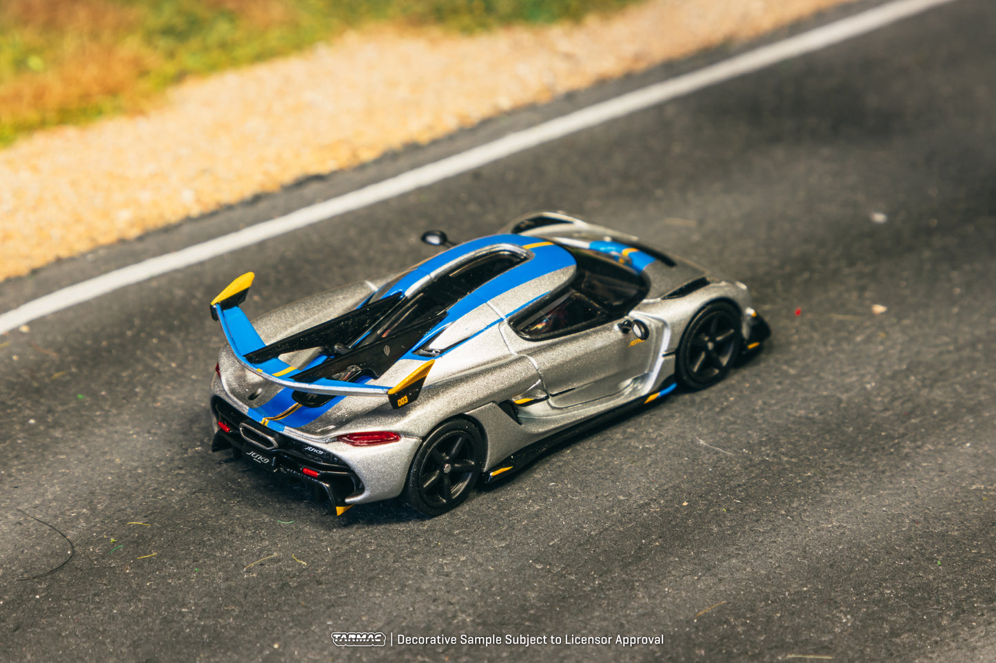 **PRE ORDER** Tarmac Works Koenigsegg Attack - Silver